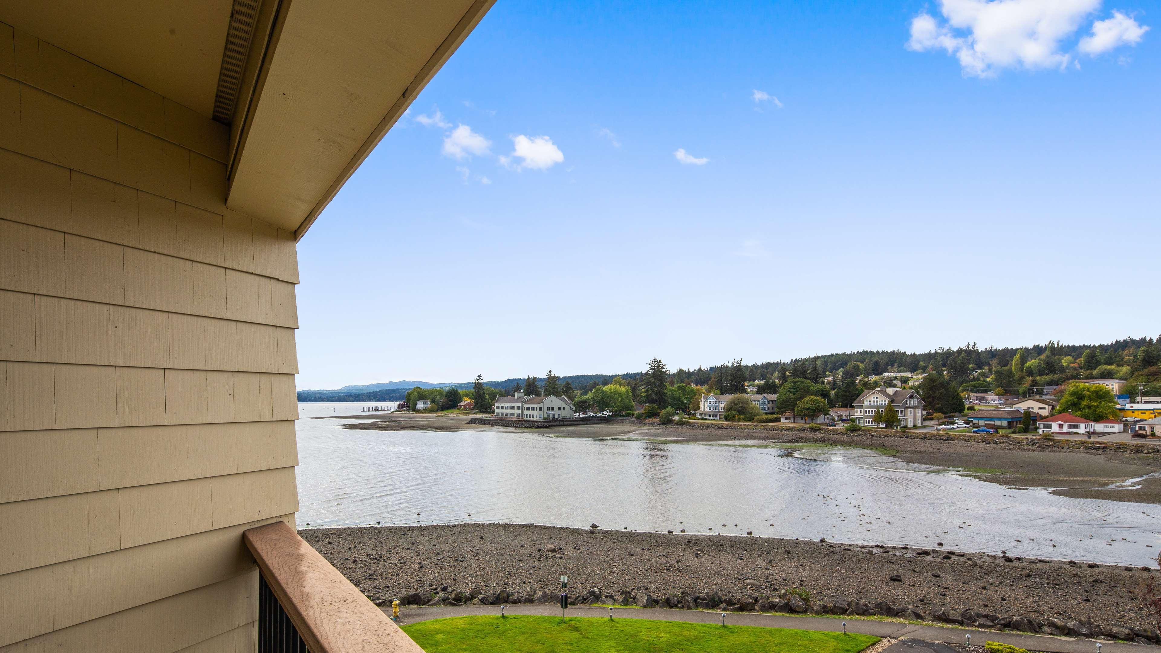 Best Western Plus Silverdale Beach Hotel Exterior photo